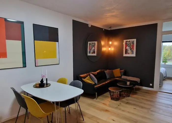 Modern, Fully Equipped Flat